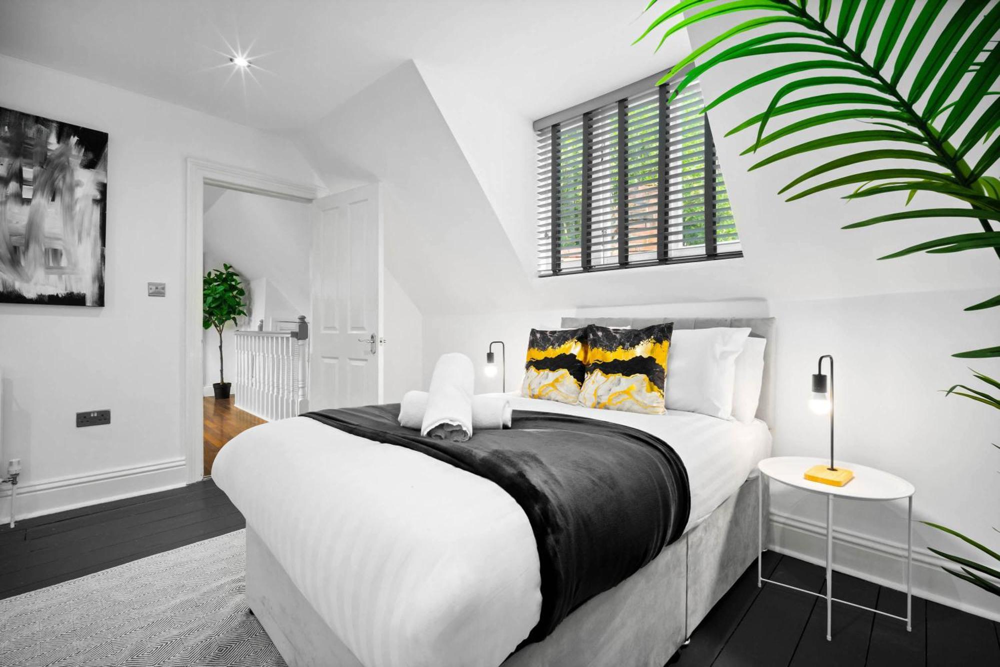 Stylish Apartment - Parking - Outdoor Terrace - Wolverhampton - Netlix - Wifi - 9Bpc 外观 照片